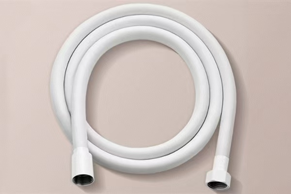 PVC淋浴管背后的黑科技：为什么它能10年不换？